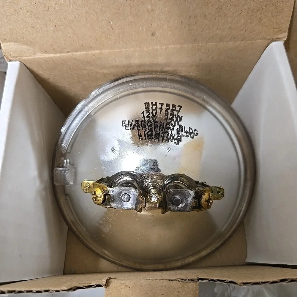 Norman Lamps H7557 - Volts 12V, Watts 12W, Type PAR36 (Lot Of 10)